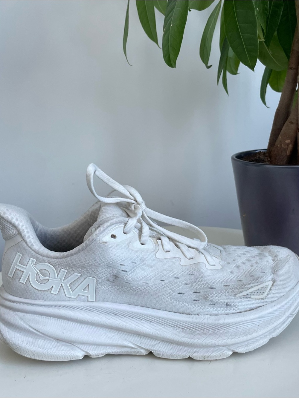 Women Size 7 Hoka One One Clifton 9 Running Shoes White